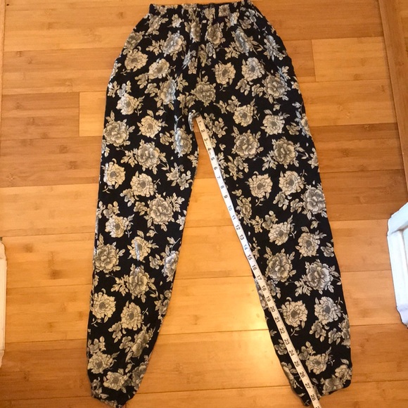 Floral Print Pants - Picture 2 of 6